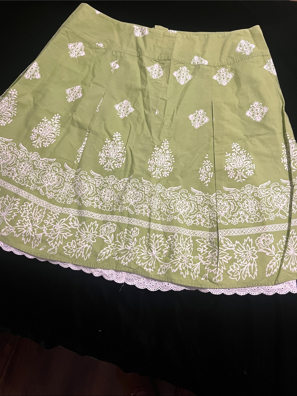 Talbots Olive Green Border Print Pleated Skirt with White Trim